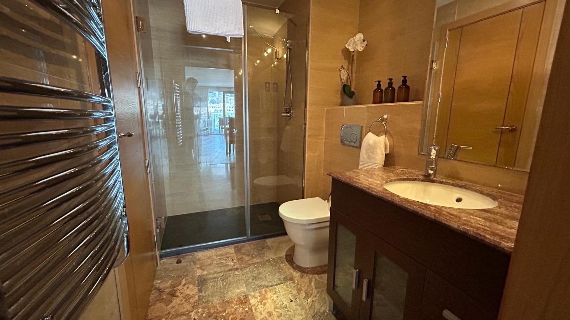 Ocean Village Luxury 2 Bed 2 Bath Apartment - Amazing Views - Pools And Jacuzzis Гибралтар Экстерьер фото